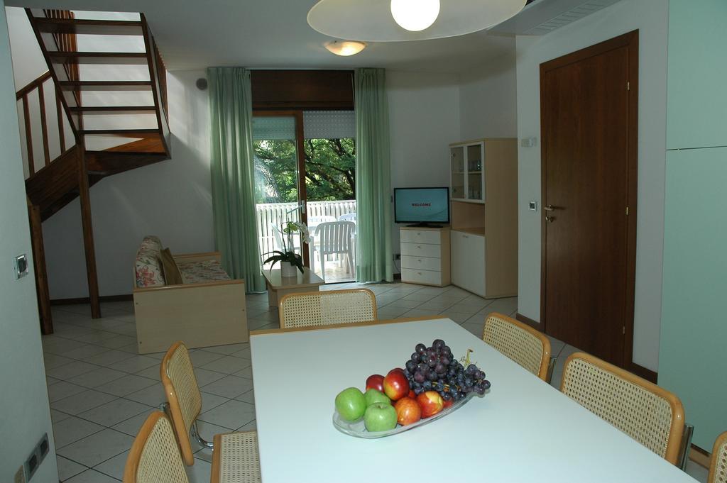 Appartamenti Vacanza Albatros Lignano Sabbiadoro Exterior photo